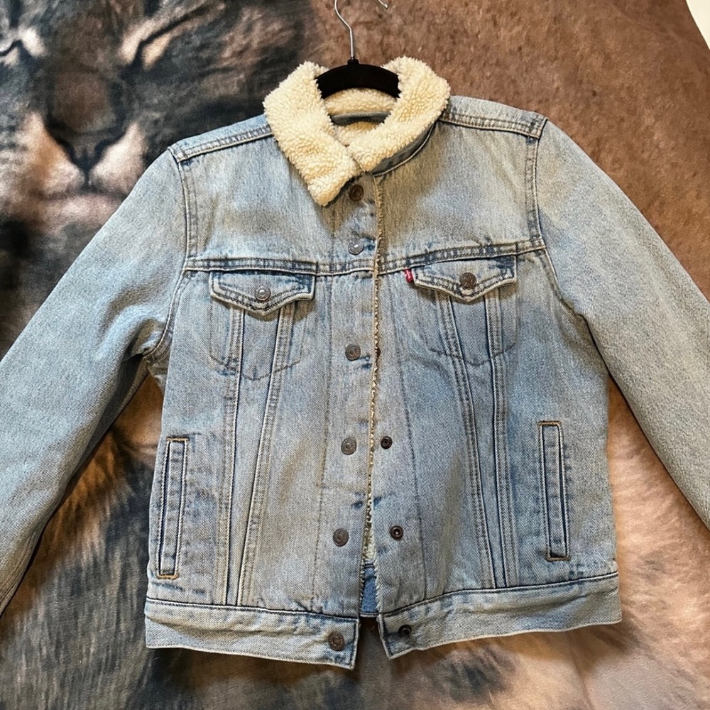Sherpa Levi’s jacket